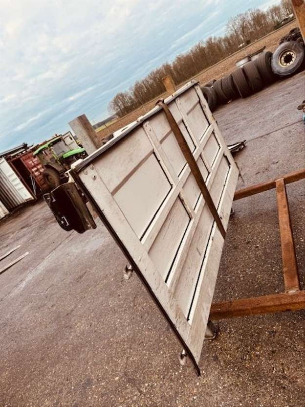 Krone Achterdeur links - Kėbulas ir išorė - Sunkvežimis: foto 2 Krone Achterdeur links - Kėbulas ir išorė - Sunkvežimis: foto 2