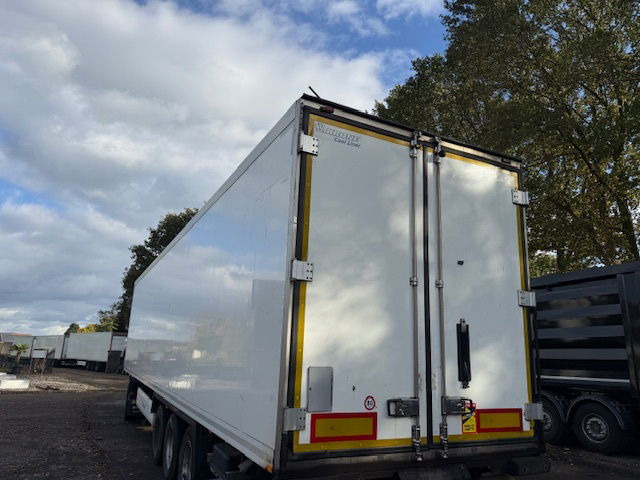 Krone Laadklep APK - Furgonas puspriekabė: foto 2 Krone Laadklep APK - Furgonas puspriekabė: foto 2