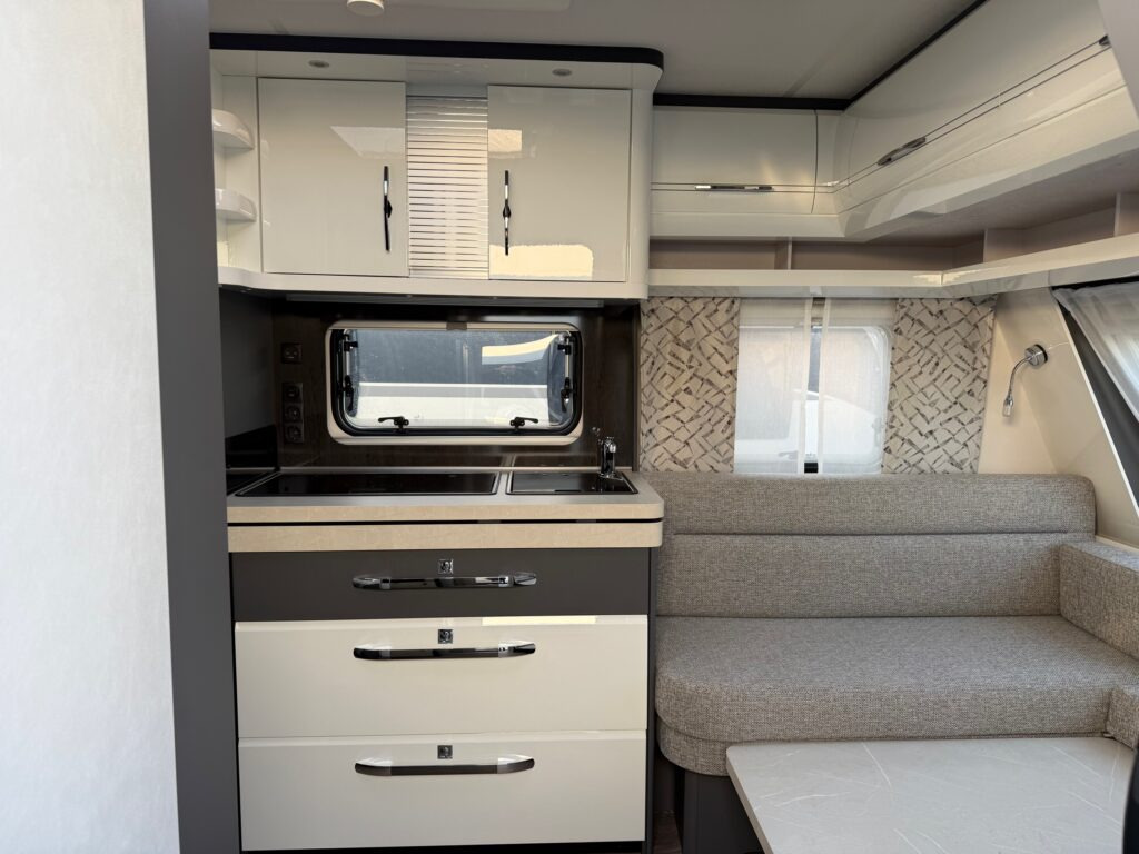 HOBBY EXCELLENT 495 WFB 2025 - Prikabinamas namelis: foto 5 HOBBY EXCELLENT 495 WFB 2025 - Prikabinamas namelis: foto 5