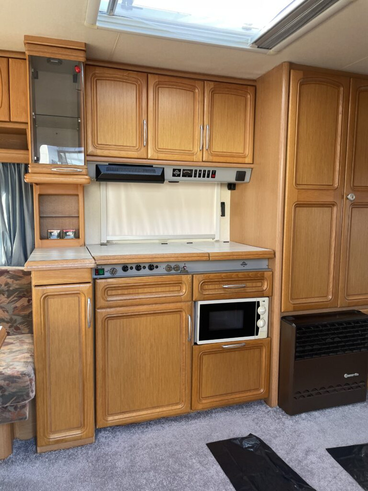 Prikabinamas namelis Hobby 560 UL Prestige 1998: foto 12 Prikabinamas namelis Hobby 560 UL Prestige 1998: foto 12