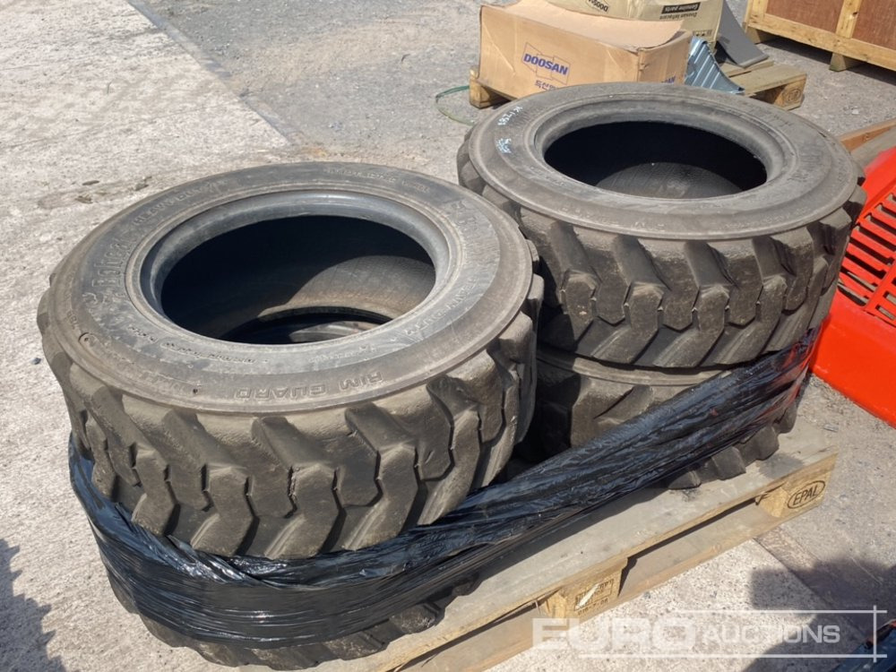 10-16.5 Bobcat Tyres (4 of) - Padanga: foto 4 10-16.5 Bobcat Tyres (4 of) - Padanga: foto 4