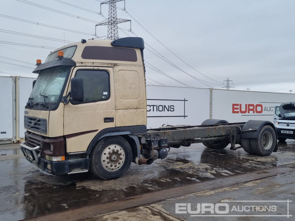 2000 Volvo FM12 - Važiuoklės sunkvežimis: foto 1 2000 Volvo FM12 - Važiuoklės sunkvežimis: foto 1