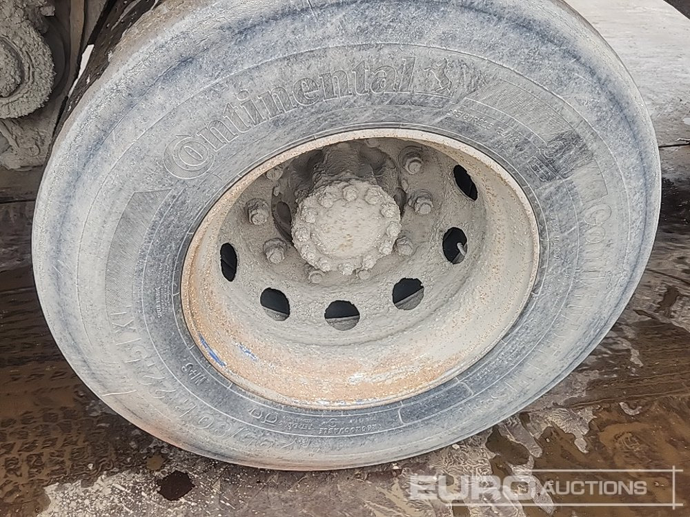 Savivartis sunkvežimis 2004 Volvo 8x4 Tipper, Manual Gearbox, Looby Body: foto 13