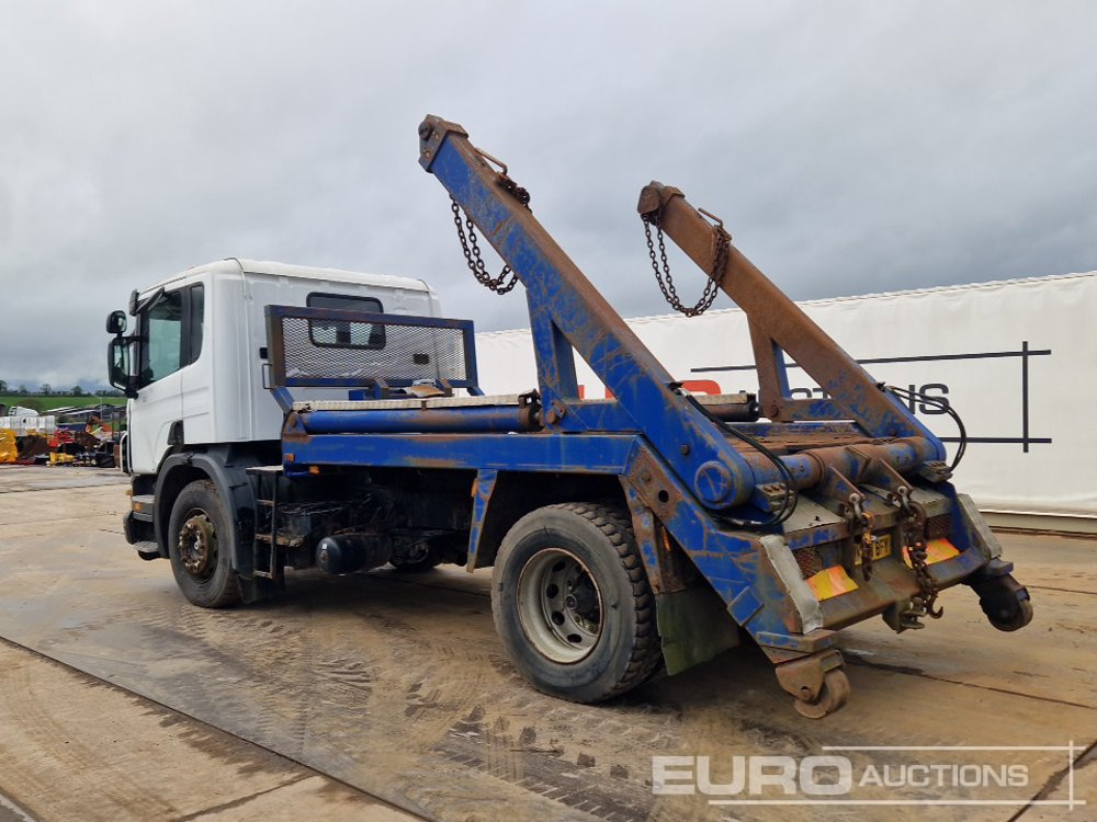 2006 Scania P230 - Nuožulnaus pakėlimo ant platformos sunkvežimis: foto 3 2006 Scania P230 - Nuožulnaus pakėlimo ant platformos sunkvežimis: foto 3