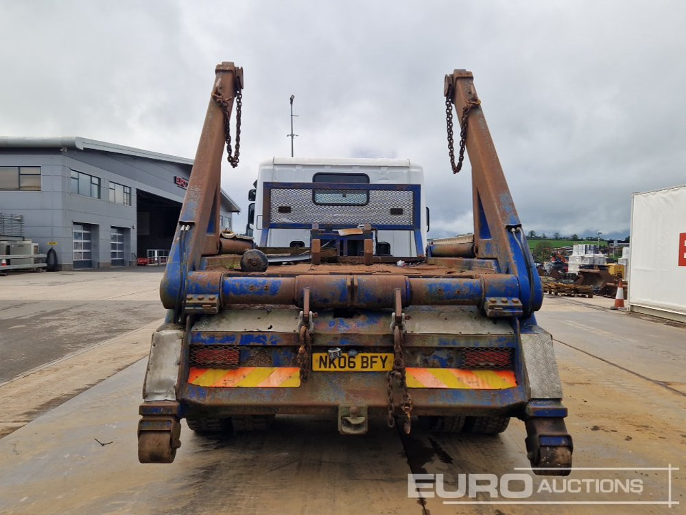 2006 Scania P230 - Nuožulnaus pakėlimo ant platformos sunkvežimis: foto 4 2006 Scania P230 - Nuožulnaus pakėlimo ant platformos sunkvežimis: foto 4