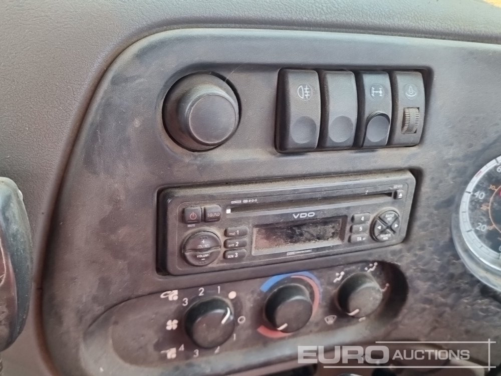 Nuožulnaus pakėlimo ant platformos sunkvežimis 2007 DAF LF: foto 35