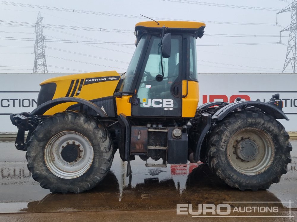 2010 JCB Fastrac 3230 - Traktorius: foto 2 2010 JCB Fastrac 3230 - Traktorius: foto 2