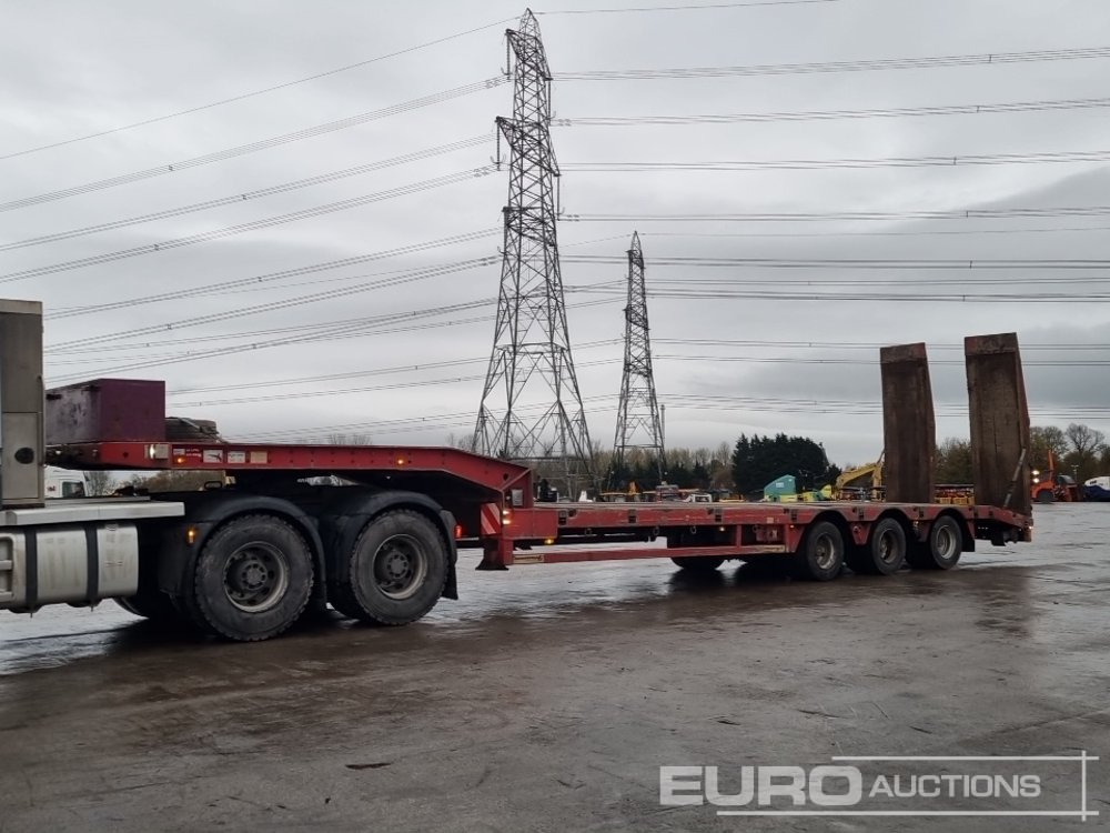 2011 Faymonville Tri Axle Stepframr Low Loader Trailer, Out Riggers, Hydraulic Ramps - Žemo profilio platforma puspriekabė: foto 1 2011 Faymonville Tri Axle Stepframr Low Loader Trailer, Out Riggers, Hydraulic Ramps - Žemo profilio platforma puspriekabė: foto 1