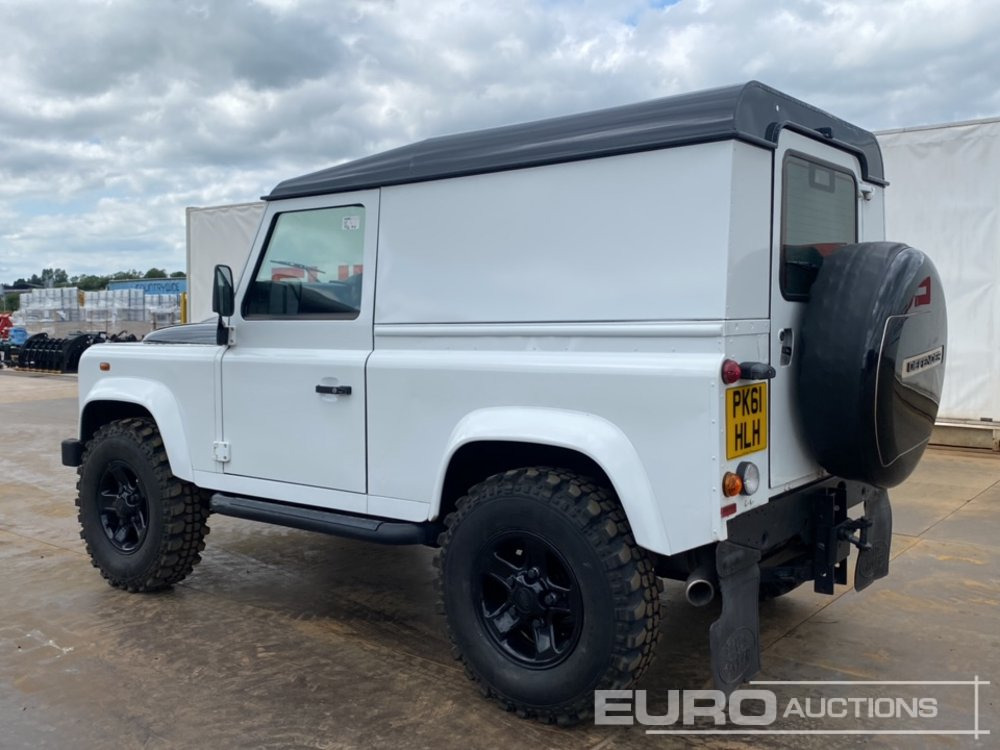 2011 Land Rover Defender 90 - Visureigis: foto 3 2011 Land Rover Defender 90 - Visureigis: foto 3