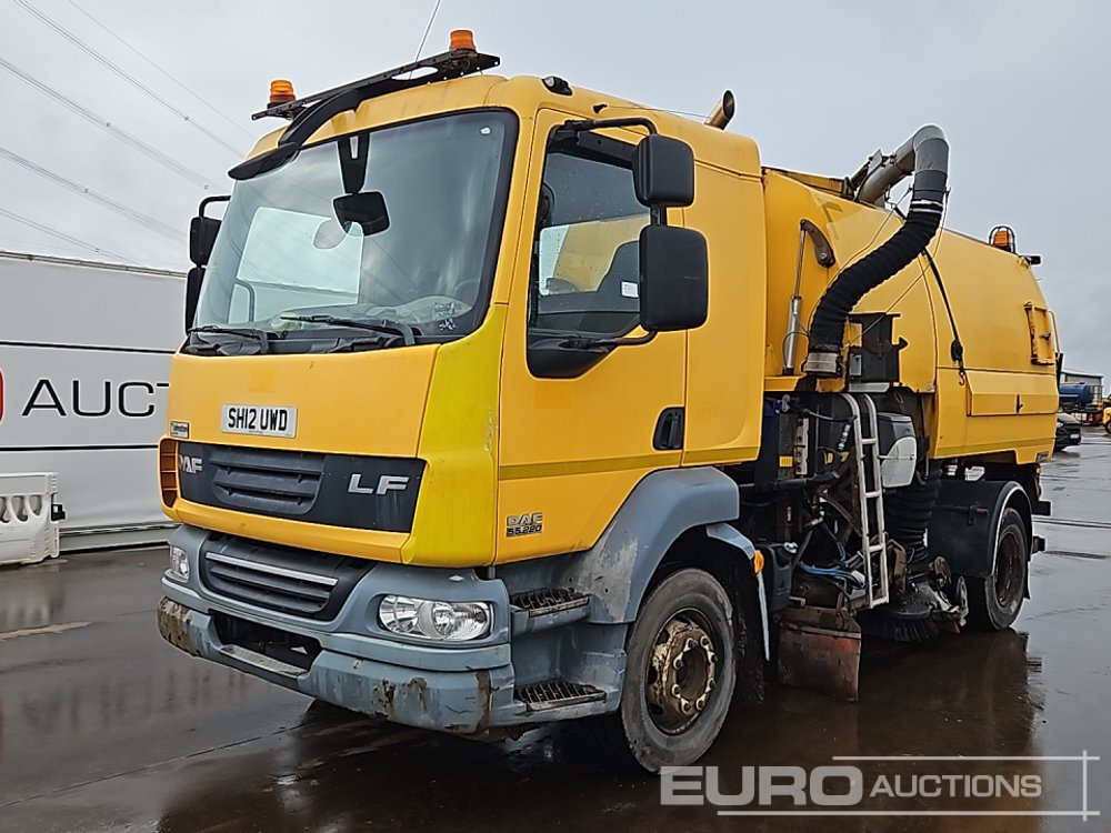 2012 DAF LF55.220 - Gatvių šlavimo mašina: foto 1 2012 DAF LF55.220 - Gatvių šlavimo mašina: foto 1