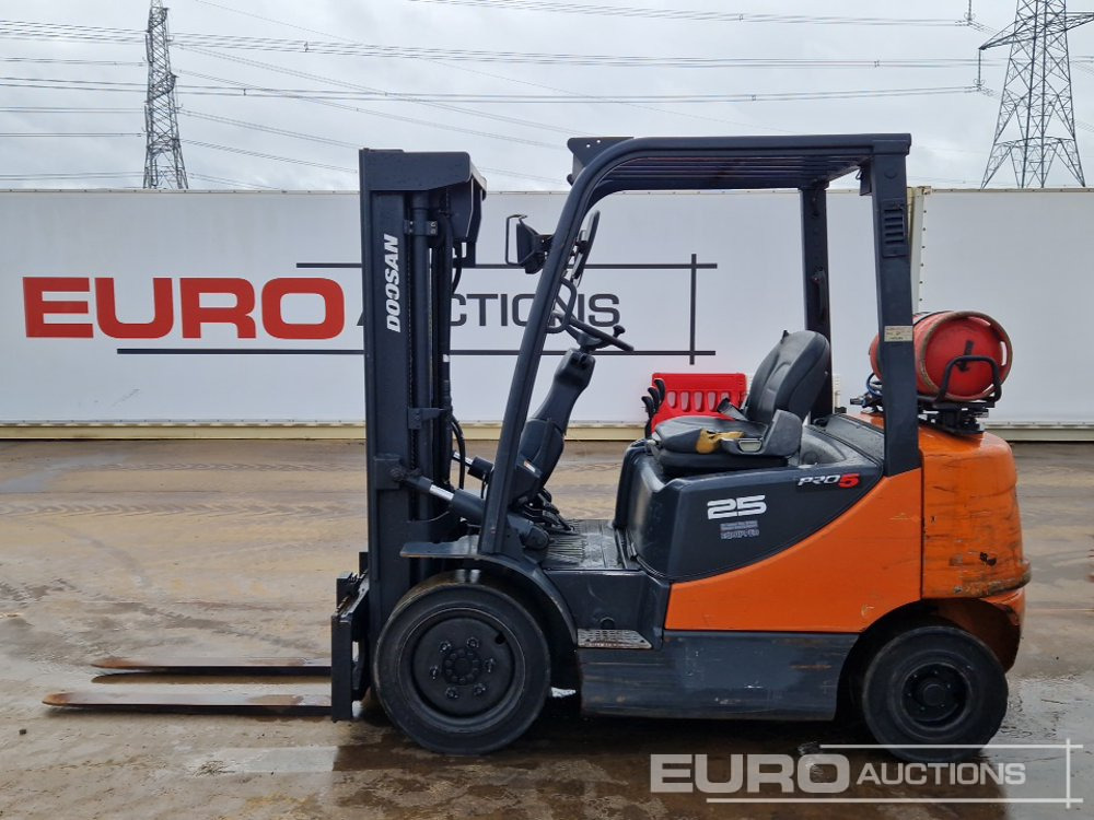 2012 Doosan G25E-5 - Šakinis krautuvas: foto 2 2012 Doosan G25E-5 - Šakinis krautuvas: foto 2