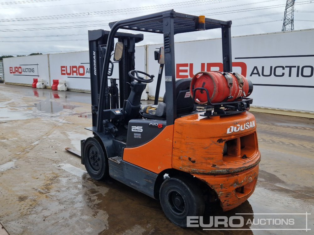 2012 Doosan G25E-5 - Šakinis krautuvas: foto 3 2012 Doosan G25E-5 - Šakinis krautuvas: foto 3