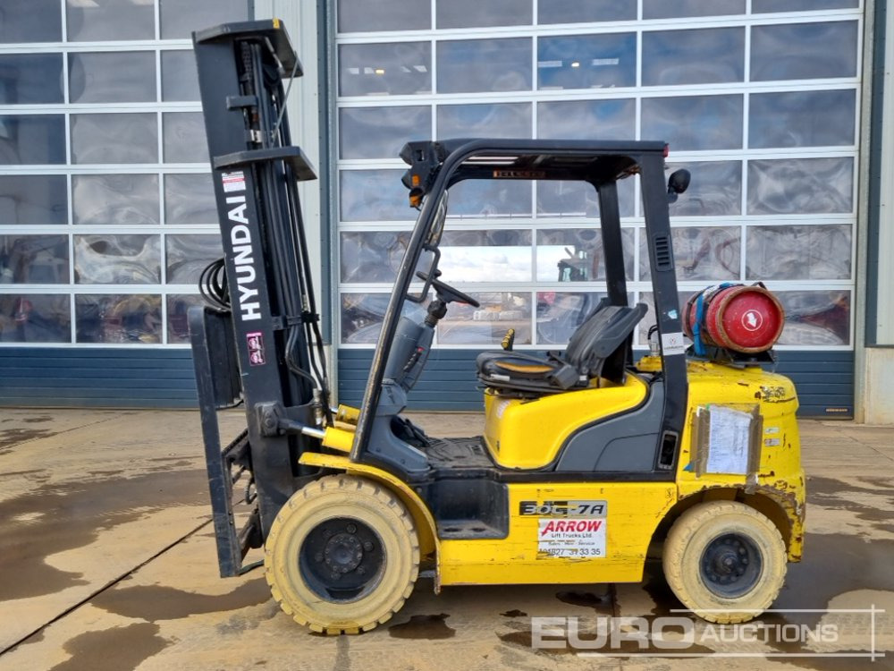 2013 Hyundai 30L-7A - Šakinis krautuvas: foto 2 2013 Hyundai 30L-7A - Šakinis krautuvas: foto 2