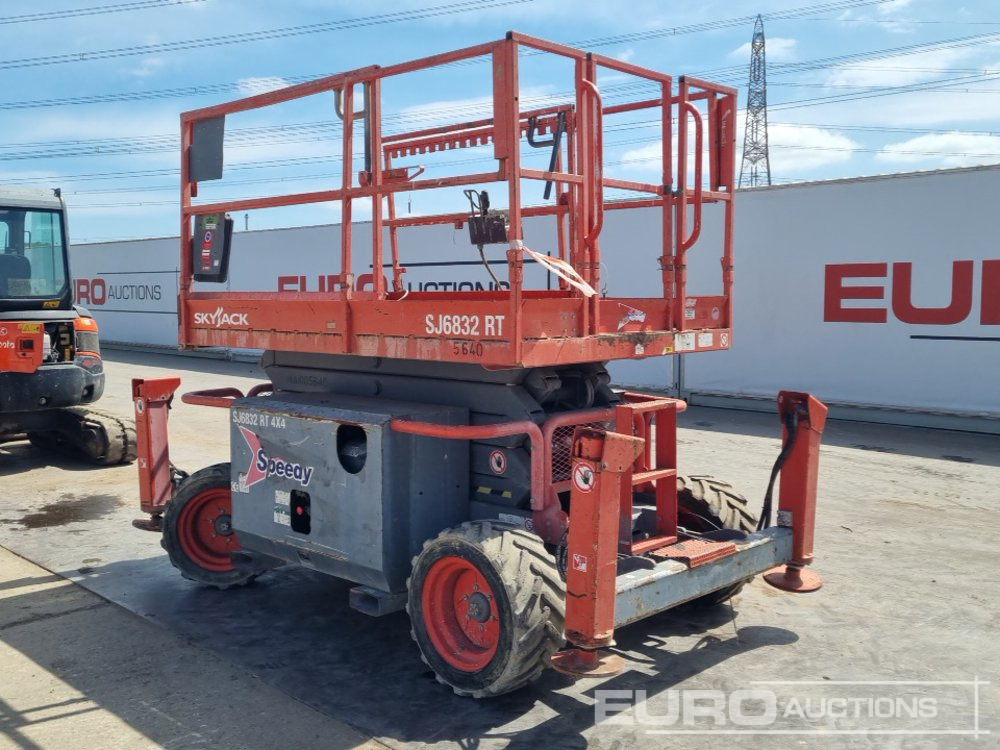 2014 SkyJack SJ6832RT - Kėlimo platforma: foto 3 2014 SkyJack SJ6832RT - Kėlimo platforma: foto 3