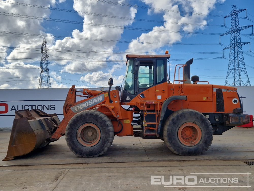 2015 Doosan DL300-3 - Ratinis krautuvas: foto 2 2015 Doosan DL300-3 - Ratinis krautuvas: foto 2