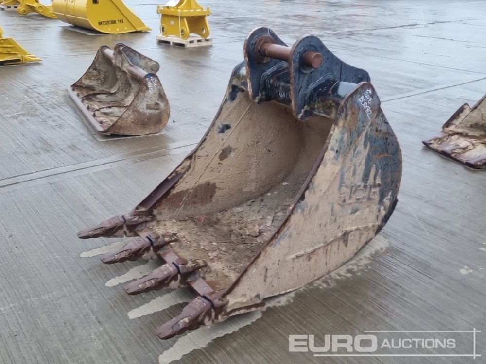 2018 JCB 34" Digging Bucket 65mm Pin to suit 13 Ton Excavator - Kaušas: foto 1 2018 JCB 34" Digging Bucket 65mm Pin to suit 13 Ton Excavator - Kaušas: foto 1