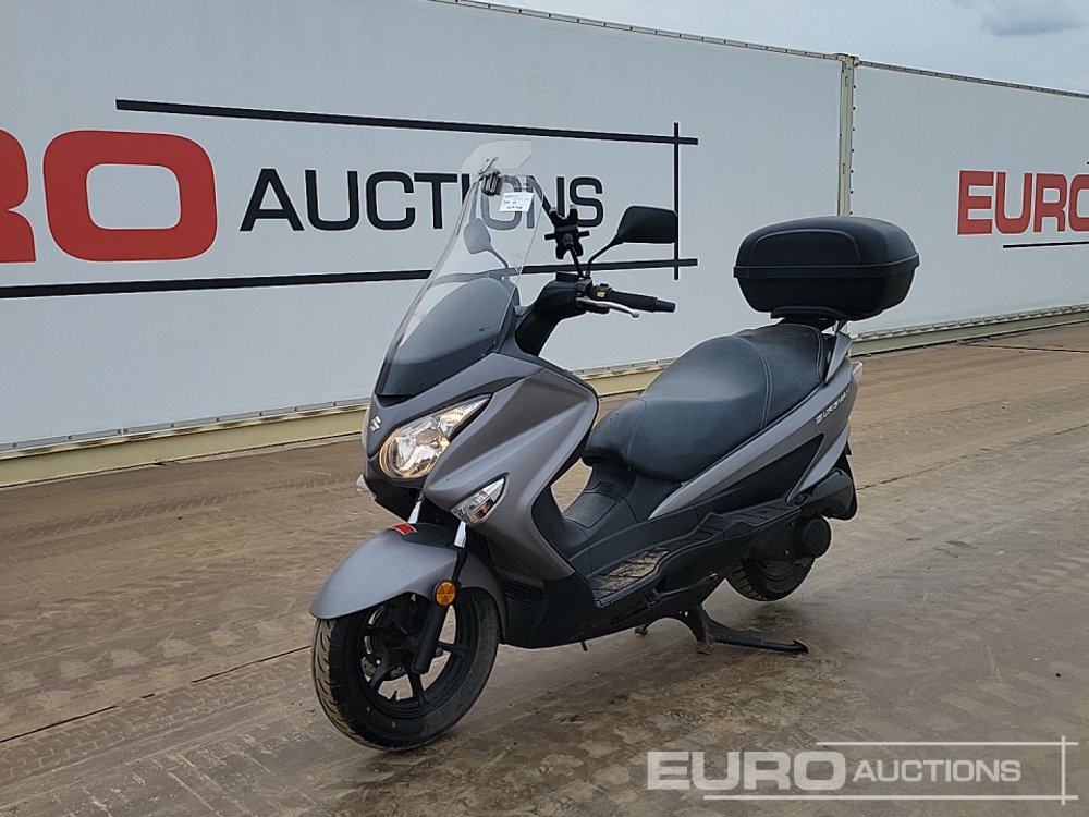 2019 Suzuki Burgman - Motociklas: foto 1 2019 Suzuki Burgman - Motociklas: foto 1