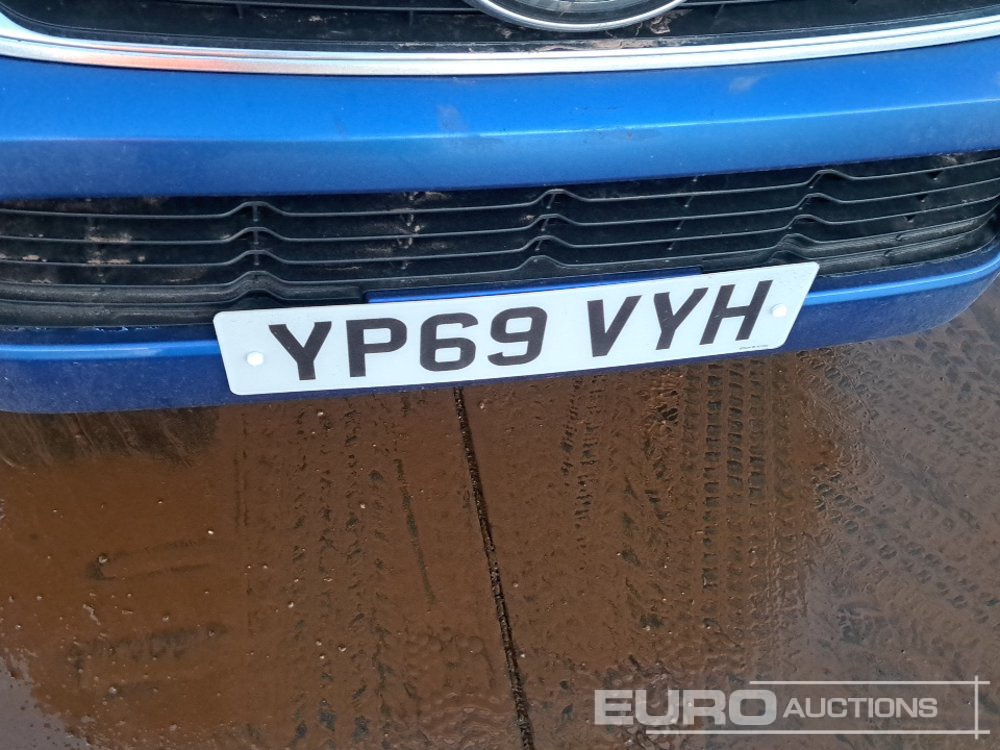 Pikapas 2019 Toyota Hilux: foto 46 Pikapas 2019 Toyota Hilux: foto 46