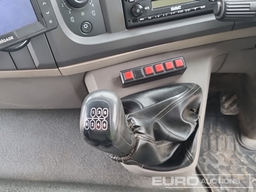 Nuožulnaus pakėlimo ant platformos sunkvežimis 2020 DAF LF260: foto 37