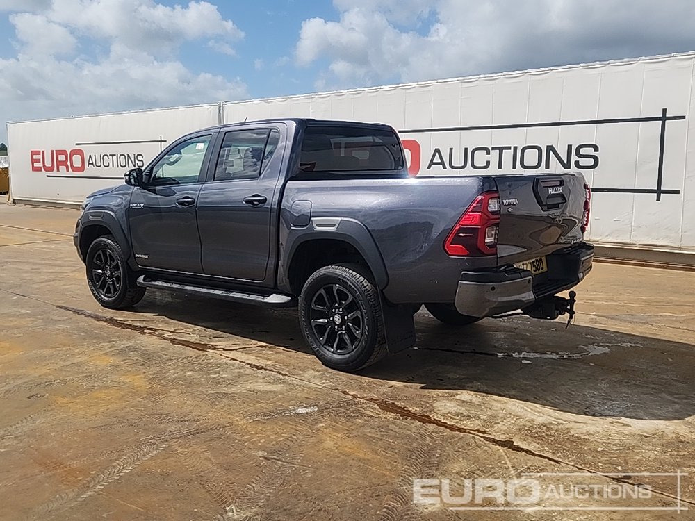 2021 Toyota Hilux Invincible X - Pikapas: foto 3 2021 Toyota Hilux Invincible X - Pikapas: foto 3