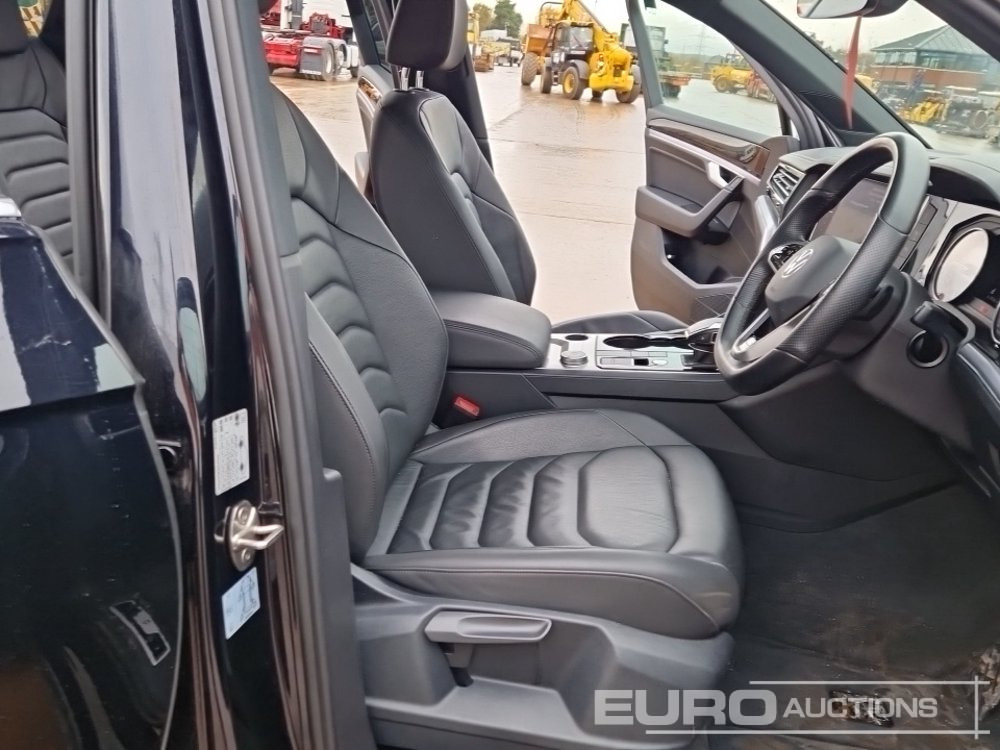 Visureigis 2022 Volkswagen Touareg: foto 28