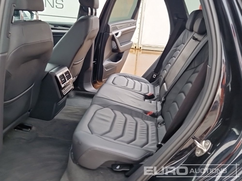 Visureigis 2022 Volkswagen Touareg: foto 21