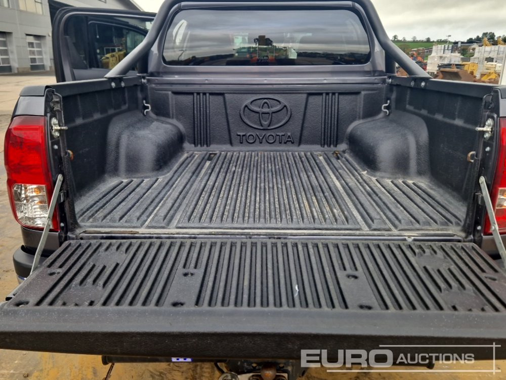 Pikapas 2023 Toyota Hilux: foto 19