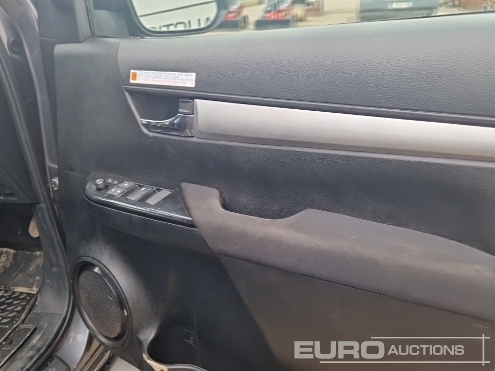 Pikapas 2023 Toyota Hilux: foto 25