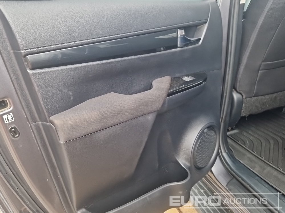 Pikapas 2023 Toyota Hilux: foto 16
