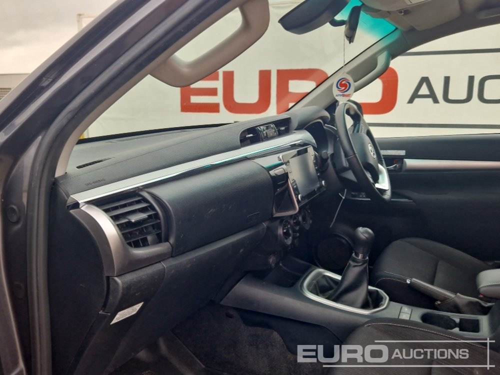Pikapas 2023 Toyota Hilux: foto 14