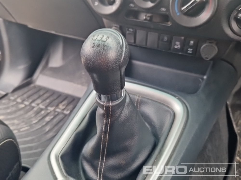 Pikapas 2023 Toyota Hilux: foto 37