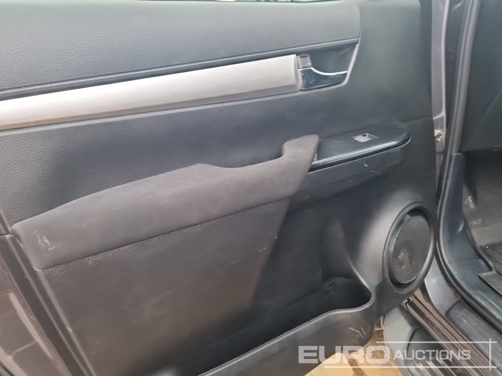 Pikapas 2023 Toyota Hilux: foto 13