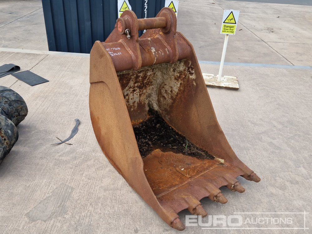 32" Digging Bucket 80mm Pin to suit 20 Ton Excavator - Kaušas: foto 1 32" Digging Bucket 80mm Pin to suit 20 Ton Excavator - Kaušas: foto 1