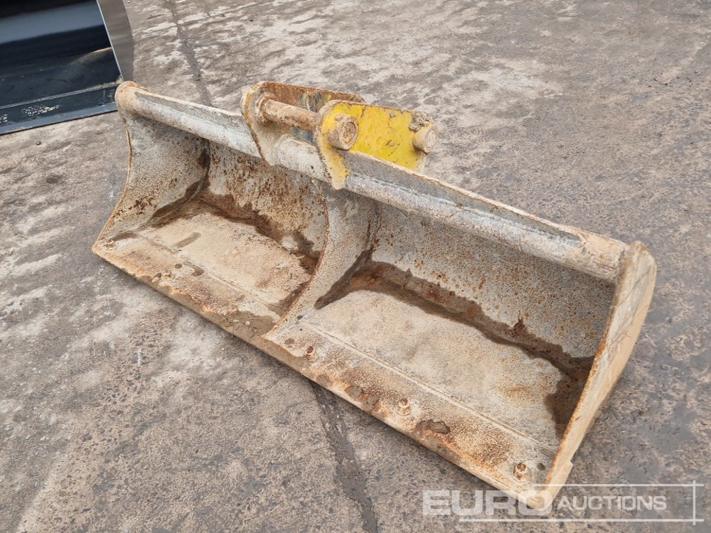 60" Strickland Ditching Bucket 45mm Pin to suit 4-6 Ton Excavator - Kaušas: foto 1 60" Strickland Ditching Bucket 45mm Pin to suit 4-6 Ton Excavator - Kaušas: foto 1