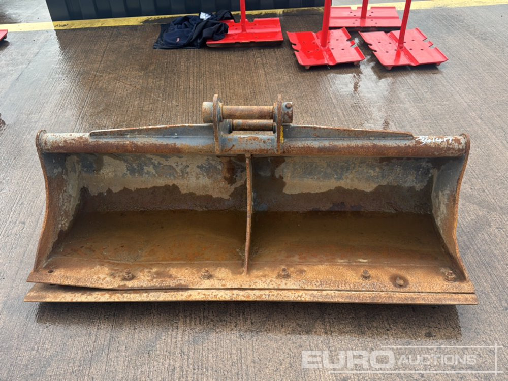 60" Strickland Ditching Bucket 45mm Pin to suit 4-6 Ton Excavator - Kaušas: foto 5 60" Strickland Ditching Bucket 45mm Pin to suit 4-6 Ton Excavator - Kaušas: foto 5