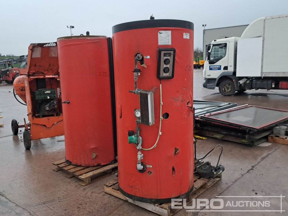 600 Litre Insulated Water Tank (2 of) & Pumps - Statybinė įranga: foto 4 600 Litre Insulated Water Tank (2 of) & Pumps - Statybinė įranga: foto 4