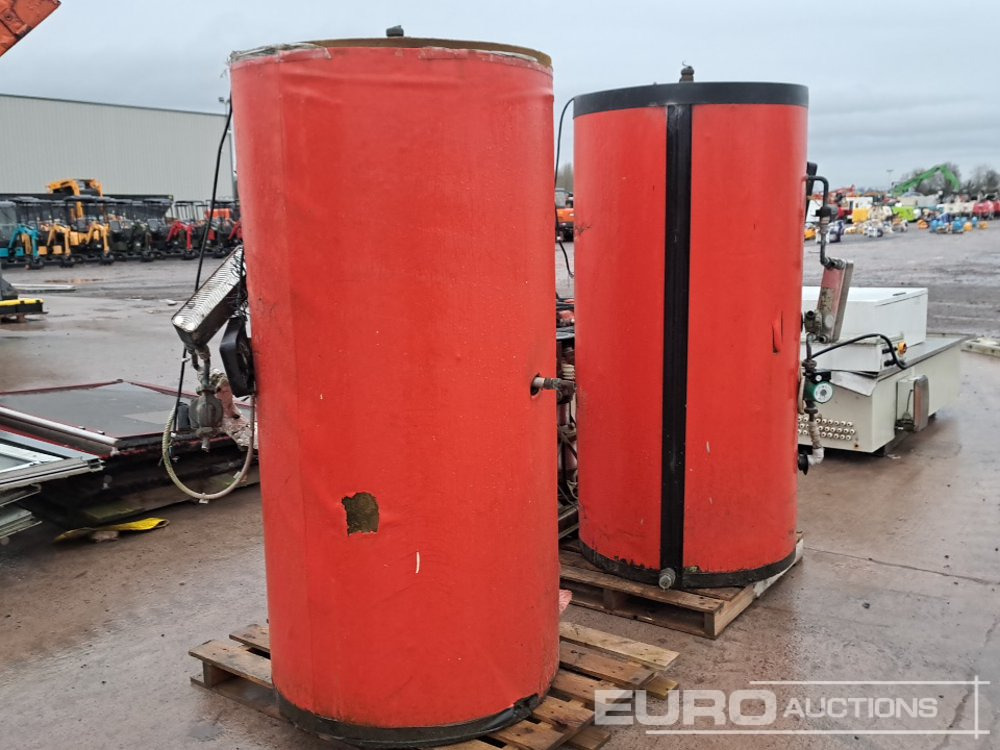 600 Litre Insulated Water Tank (2 of) & Pumps - Statybinė įranga: foto 2 600 Litre Insulated Water Tank (2 of) & Pumps - Statybinė įranga: foto 2