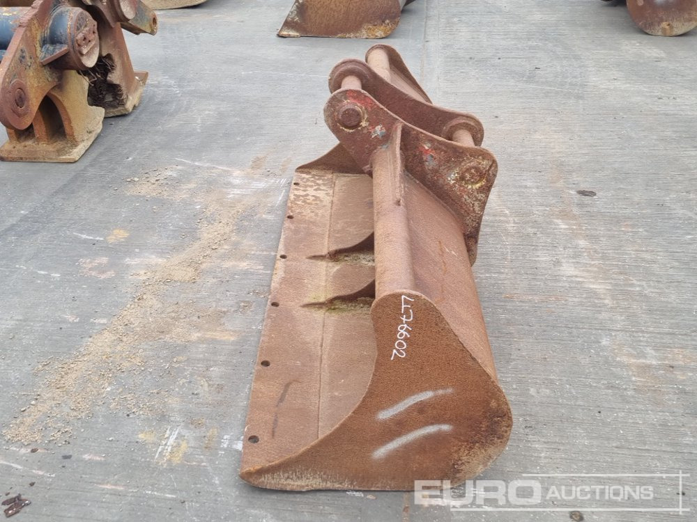 72" Ditching Bucket 65mm Pin to suit 13 Ton Excavator - Kaušas: foto 2 72" Ditching Bucket 65mm Pin to suit 13 Ton Excavator - Kaušas: foto 2