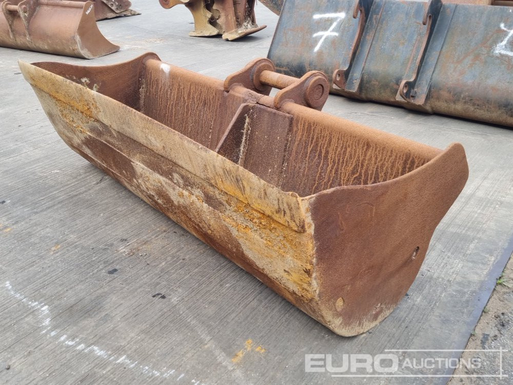86"Ditching Bucket 80mm Pin to suit 20 Ton Excavator - Kaušas: foto 1 86"Ditching Bucket 80mm Pin to suit 20 Ton Excavator - Kaušas: foto 1