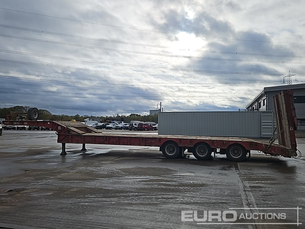 Andover Tri Axle Step Frame Low Loader, Winch, Hydraulic Fliptoe Ramps - Žemo profilio platforma puspriekabė: foto 2 Andover Tri Axle Step Frame Low Loader, Winch, Hydraulic Fliptoe Ramps - Žemo profilio platforma puspriekabė: foto 2