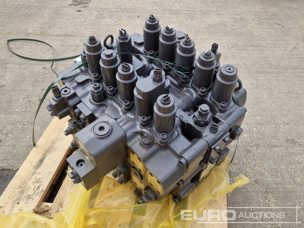 Volvo Main Control Valve - Atsarginės dalys: foto 5 Volvo Main Control Valve - Atsarginės dalys: foto 5