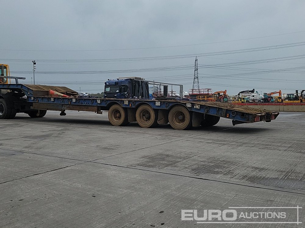 Chieftain Tri Axle Step Frame Low Loader Trailer - Žemo profilio platforma puspriekabė: foto 3 Chieftain Tri Axle Step Frame Low Loader Trailer - Žemo profilio platforma puspriekabė: foto 3