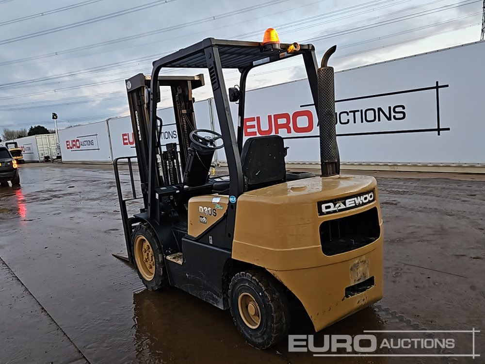 Daewoo D305-3 - Šakinis krautuvas: foto 3 Daewoo D305-3 - Šakinis krautuvas: foto 3