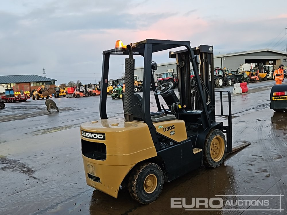 Daewoo D305-3 - Šakinis krautuvas: foto 5 Daewoo D305-3 - Šakinis krautuvas: foto 5