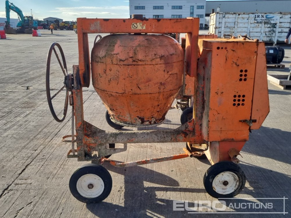 Diesel Cement Mixer, Elwctric Srart Yanmar Engine (2 of) - Betono maišyklė: foto 2 Diesel Cement Mixer, Elwctric Srart Yanmar Engine (2 of) - Betono maišyklė: foto 2