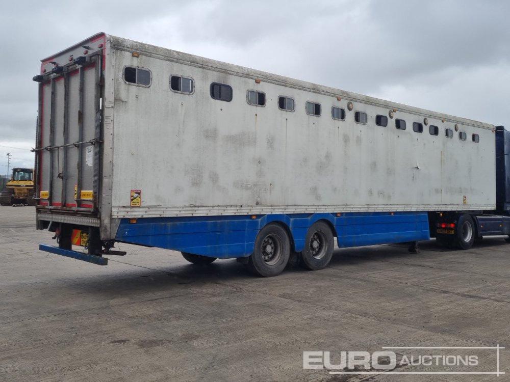 Don-Bur Twin Axle Horse Trailer - Platforminė/ Bortinė puspriekabė: foto 5 Don-Bur Twin Axle Horse Trailer - Platforminė/ Bortinė puspriekabė: foto 5