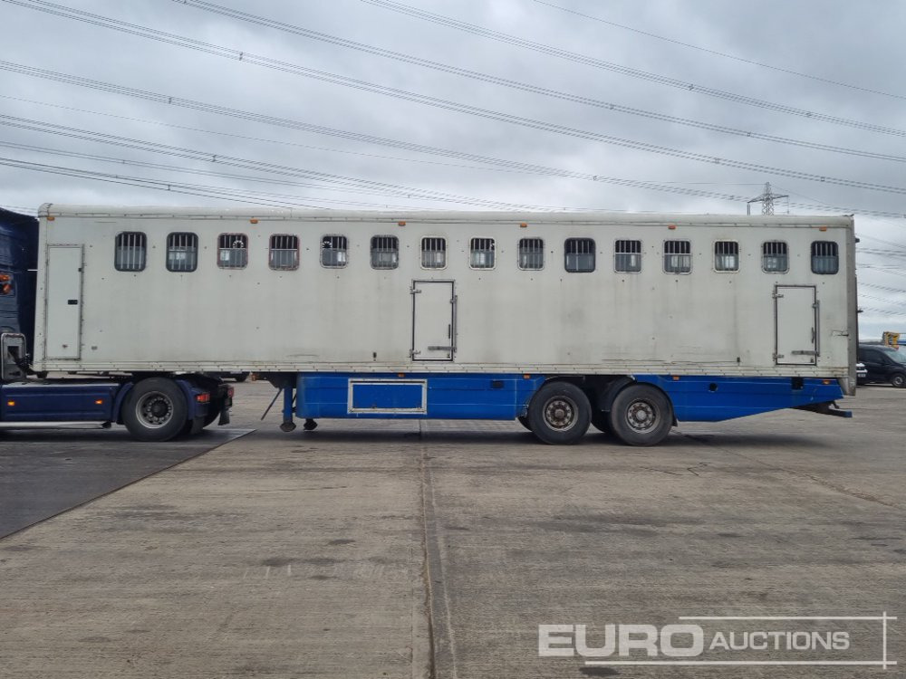 Don-Bur Twin Axle Horse Trailer - Platforminė/ Bortinė puspriekabė: foto 2 Don-Bur Twin Axle Horse Trailer - Platforminė/ Bortinė puspriekabė: foto 2