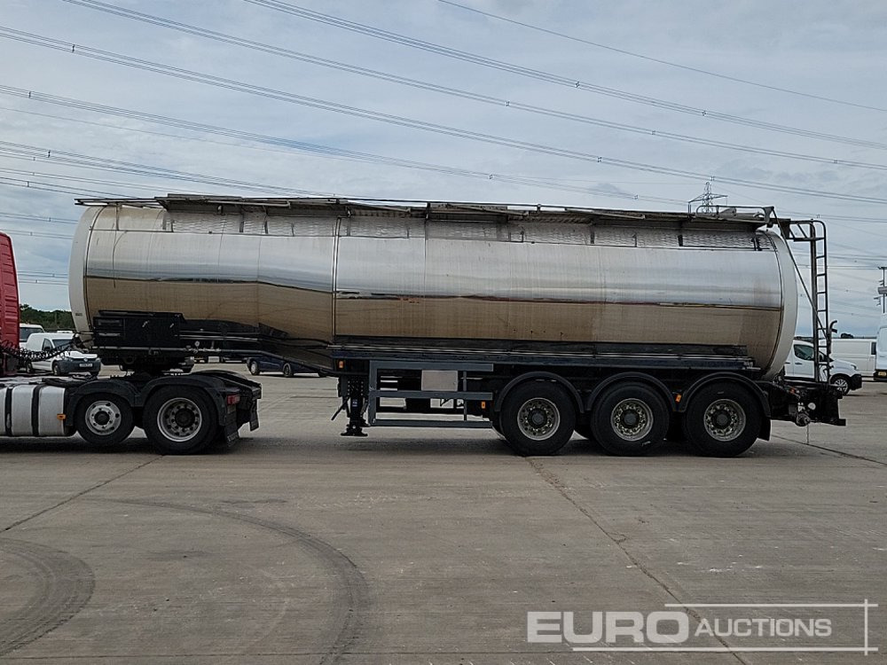 Fruehauf Tri Axle Tanker Trailer - Puspriekabė cisterna: foto 2 Fruehauf Tri Axle Tanker Trailer - Puspriekabė cisterna: foto 2