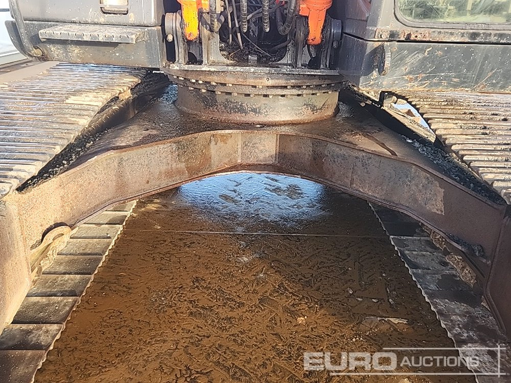 Vikšrinis ekskavatorius Hitachi ZX210LC-3: foto 24