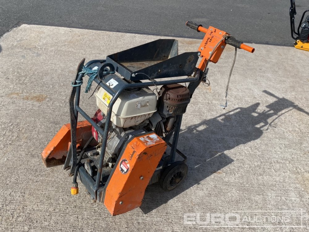 Husqvarna Petrol Road Saw, Honda Engine (Spares) - Asfalto mašina: foto 1 Husqvarna Petrol Road Saw, Honda Engine (Spares) - Asfalto mašina: foto 1